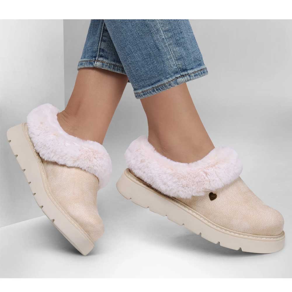 114762-ofwt_02-skechers-papuce